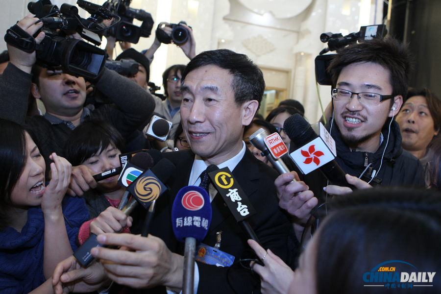 全国人大常委会通过《关于加强网络信息保护的决定》