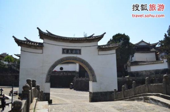 滇西春色挡不住　孔雀之乡德宏体验边境文化