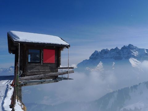 瑞士现最考验勇气办公室 处在2133米高空(图)