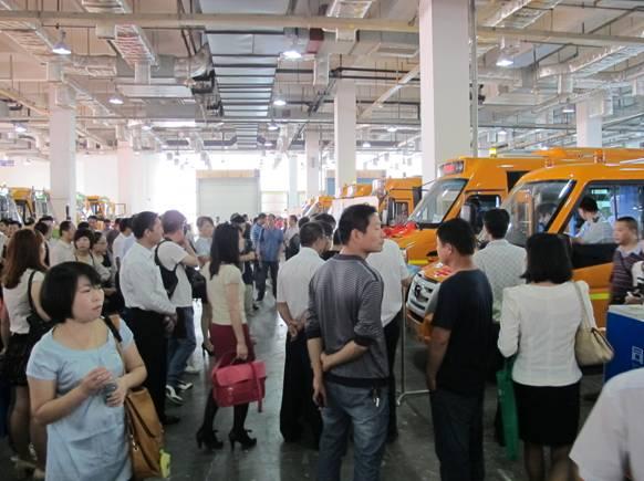 2013年湖南教育装备暨校车展示会在长沙举行