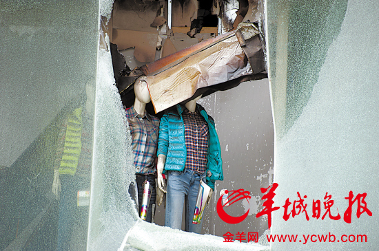 深圳百货大楼烧成空壳 5女工幸运逃生(图)