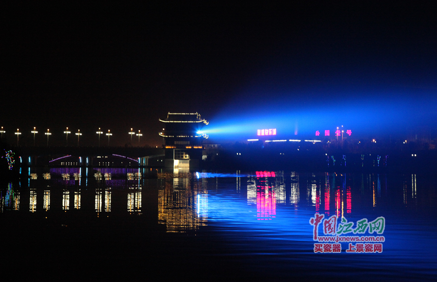 “第六届全国网络媒体江西游”记者夜游武宁西海湾