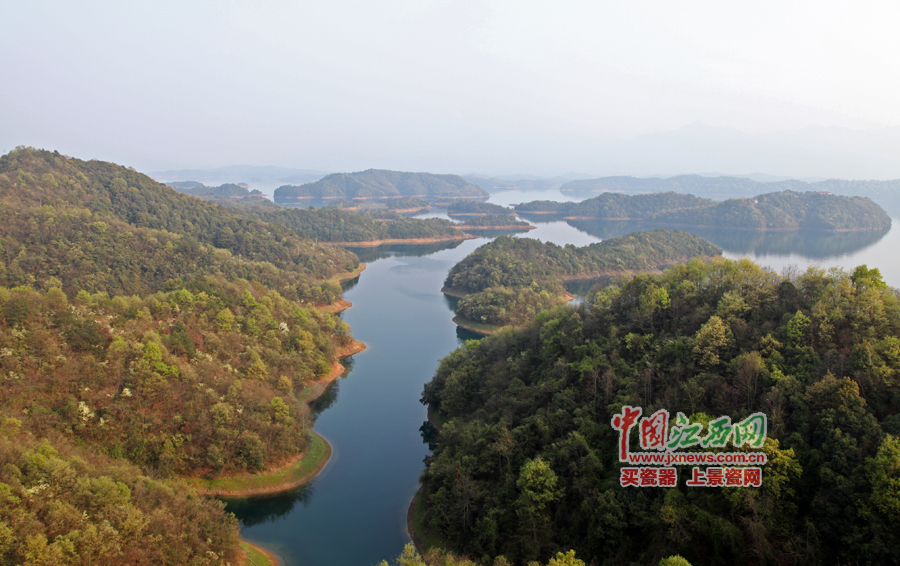 “第六届全国网络媒体江西游”采访团畅游桃花岛