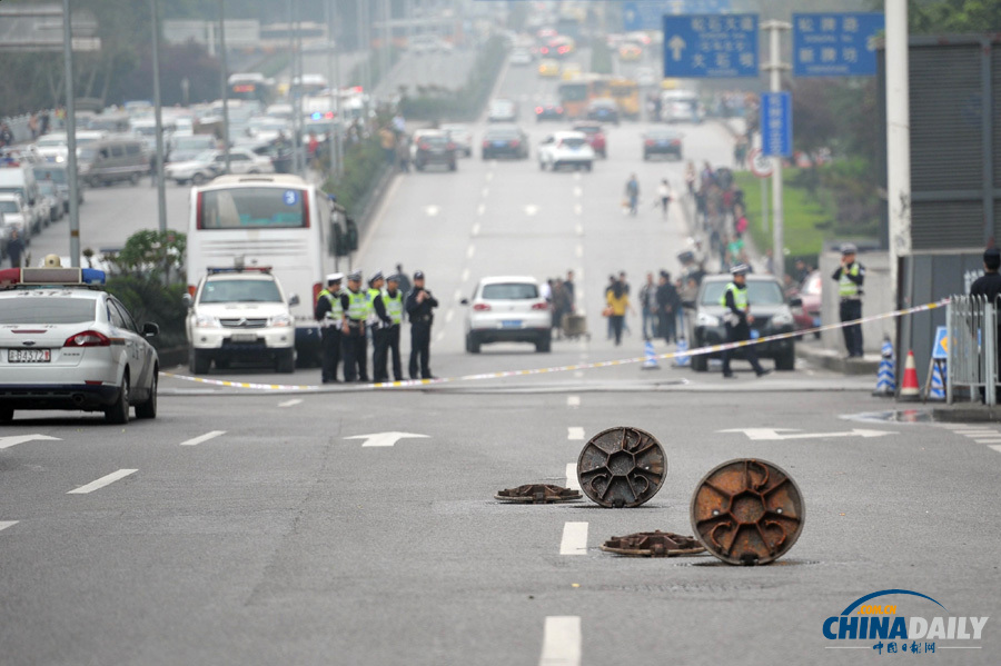 重庆：红石路加油加气站发生汽油泄漏