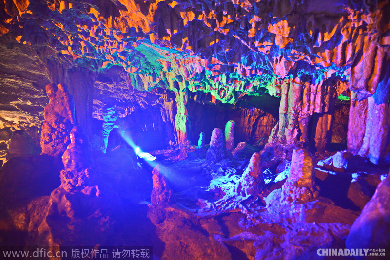 中国房山世界地质公园-房山“石花洞” 色彩缤纷美哉