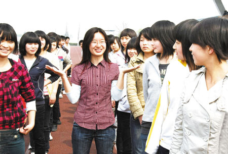 北京“两会”代表呼吁应对入学高峰亟须培养新教师