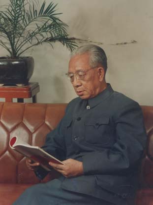 纳忠教授