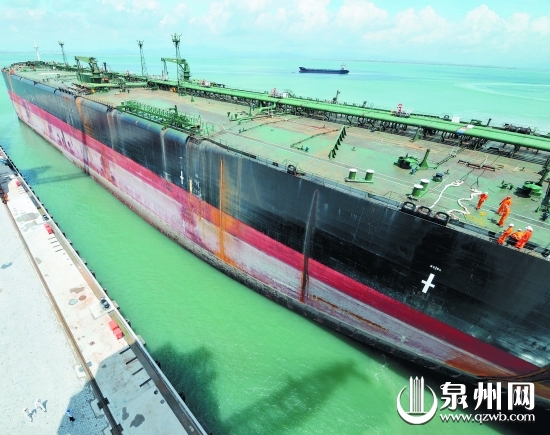 泉州船厂首次承接维修30万吨超级油轮(组图)