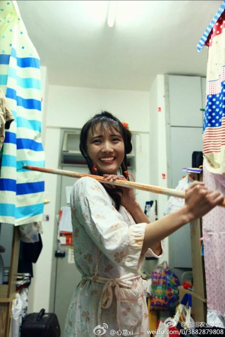 宿舍版林黛玉笑翻网友 校方对学生“合法创意”持包容态度