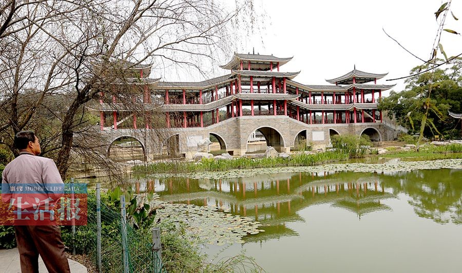 南宁风雨桥承载历史风韵 风雨桥上聆风听雨