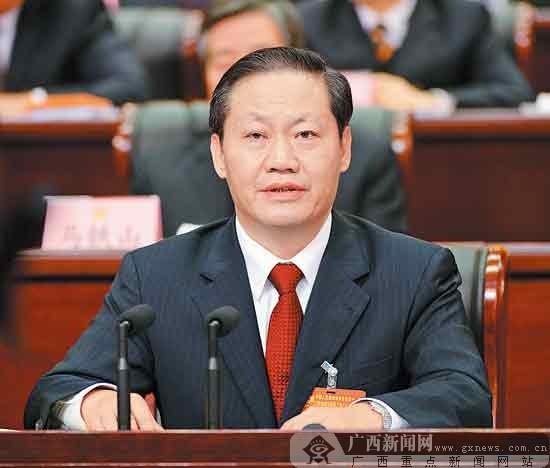 自治区政协十一届三次会议开幕