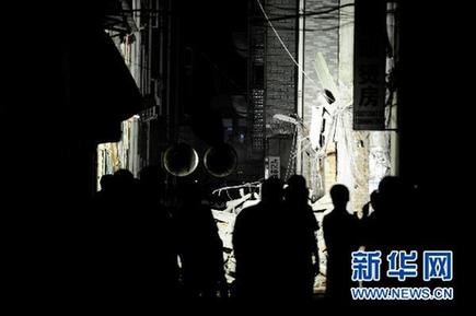 武汉一在建五层楼垮塌 已知7人受伤(图)