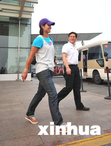 法网冠军李娜返回家乡武汉（图）