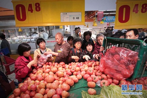 全国各地农超对接救助“卖难”菜农