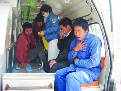 江苏镇江化工厂有毒气体泄漏 多人送医