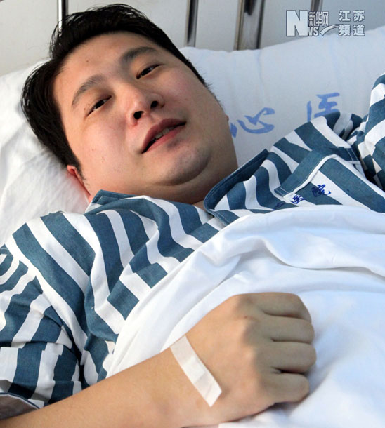 徐州：“肉垫所长”割胯骨填伤