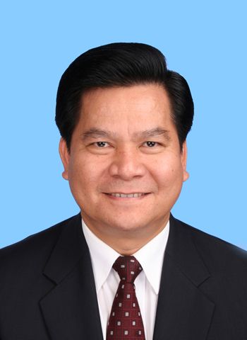 云南第九届省委13名常委简历