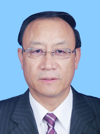 云南第九届省委13名常委简历