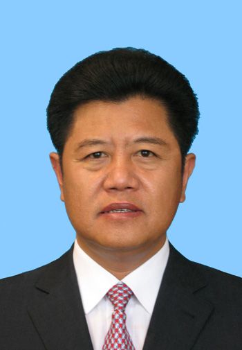 云南第九届省委13名常委简历