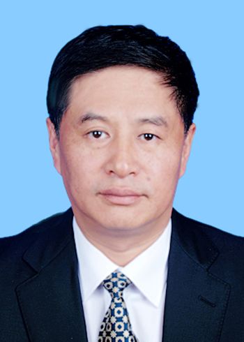 云南第九届省委13名常委简历