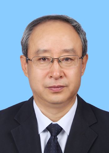云南第九届省委13名常委简历