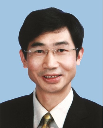 云南第九届省委13名常委简历