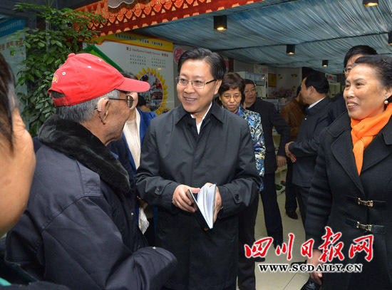 王东明在全省群团工作经验交流会上强调加强和改进党的群团工作为建设美丽繁荣和谐四川作出新的更大贡献
