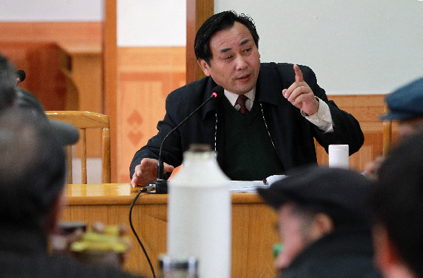 <P>“村事民管”——小村庄里的大民主</P>