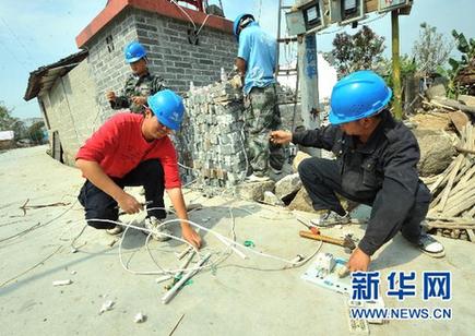 抚平创伤笑对未来 盈江震区受灾群众积极开展生产自救