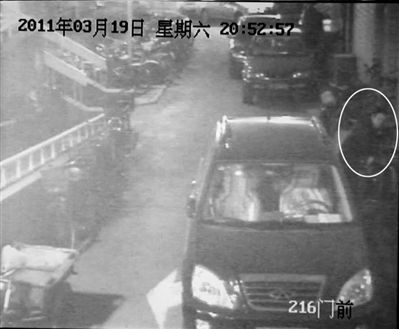 业主发视频图曝小偷作案过程(组图)
