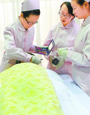 揭秘中国入殓师:不仅仅是给逝者化妆