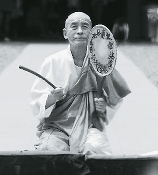 日75岁老人赴南京绝食谢罪 走进祭场长跪磕头(图)