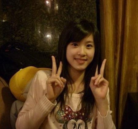 清华首批新生 网络红人“奶茶妹妹”受追捧