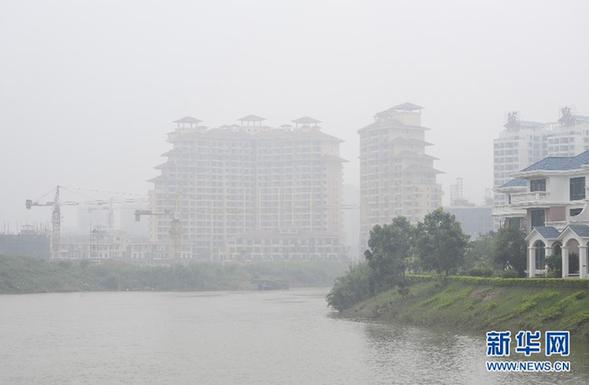 中央气象台继续发布大雾预警