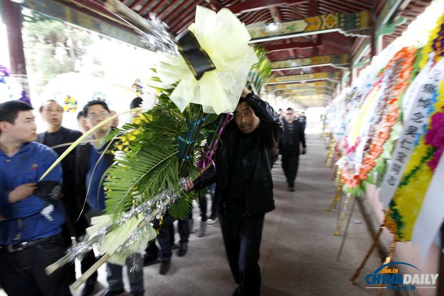 华西村村民自发悼念吴仁宝