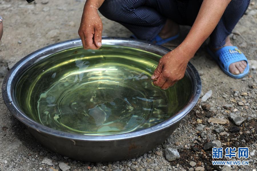 地下水成“绿茶”污染20多年该谁治？