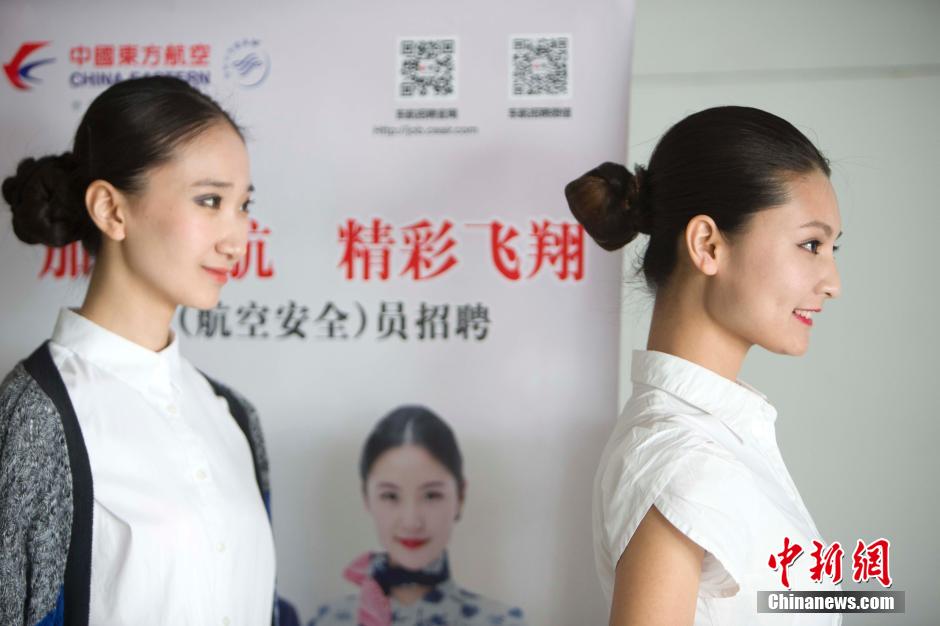 东航在山西招聘空乘 美女帅哥云集