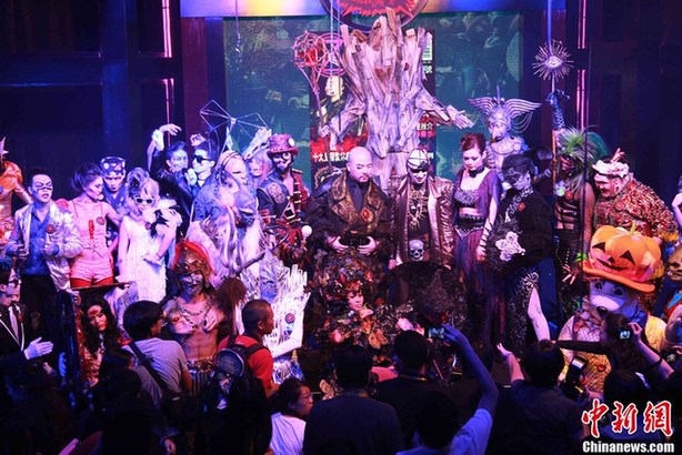 香港海洋公园万圣节预演 群魔乱舞上演惊吓之旅
