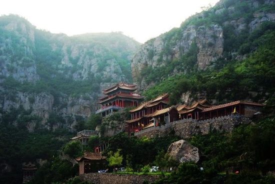 细数中国南北七大悬空寺
