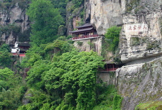 细数中国南北七大悬空寺