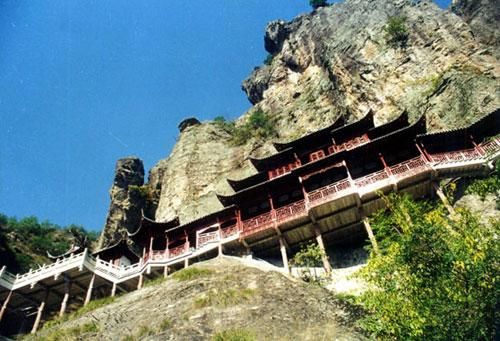 细数中国南北七大悬空寺