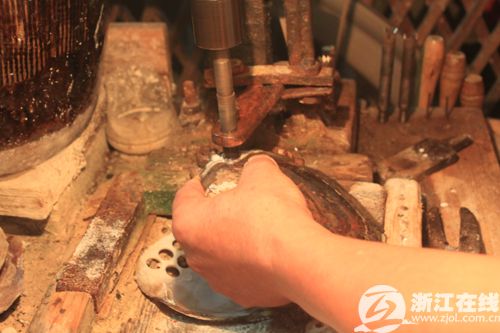 “活着的千年古镇”西塘：一颗纽扣的故事