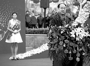 莫言：我是一个写小说的农民 望“莫言热”降温