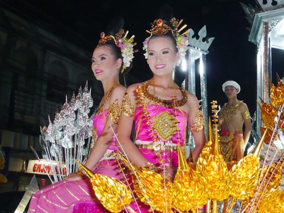探秘泰国真正的“美人窝” 都是大美女(组图)