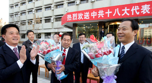 克拉玛依：欢送代表赴北京