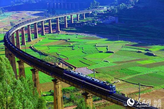 昆明铁路局开展铁路风情摄影微活动(图)