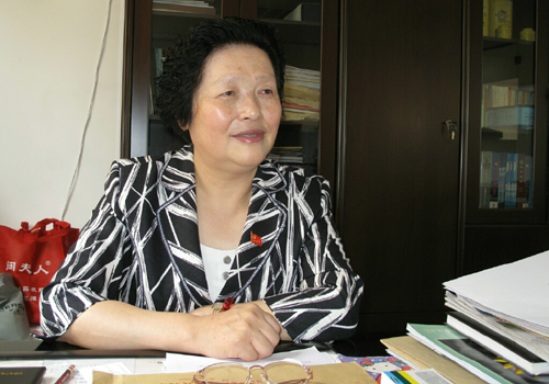 昆明雪丽丹服饰：在歌声中成长