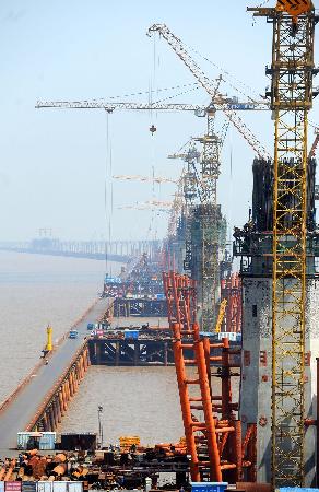 杭州湾上第二座跨海大桥——嘉绍跨海大桥建设进度过半
