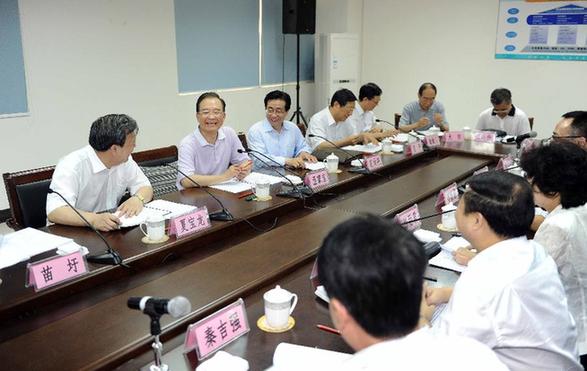 温家宝总理在浙江考察经济运行