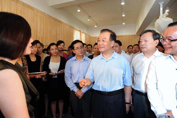 温家宝总理在浙江考察经济运行